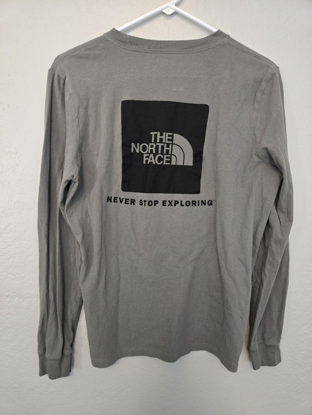 The North Face Women's Long Sleeve Crew Shirt - Gray, Size Medium - Picture 2 of 4